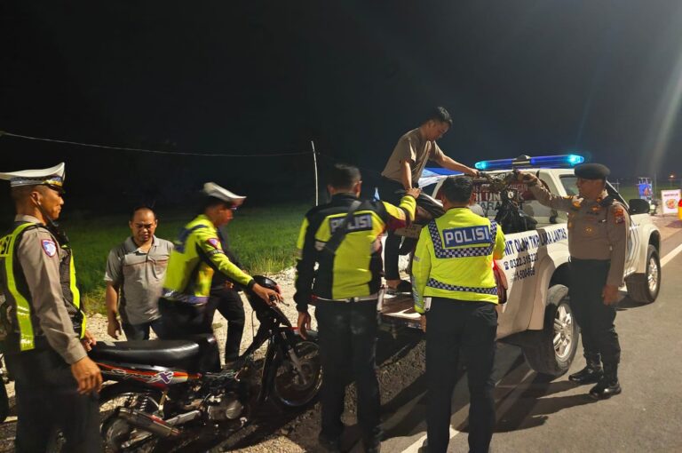 Polisi Gelar Patroli Balap Liar di Jalur Lintas Utara Lamongan 9 Motor Diamankan
