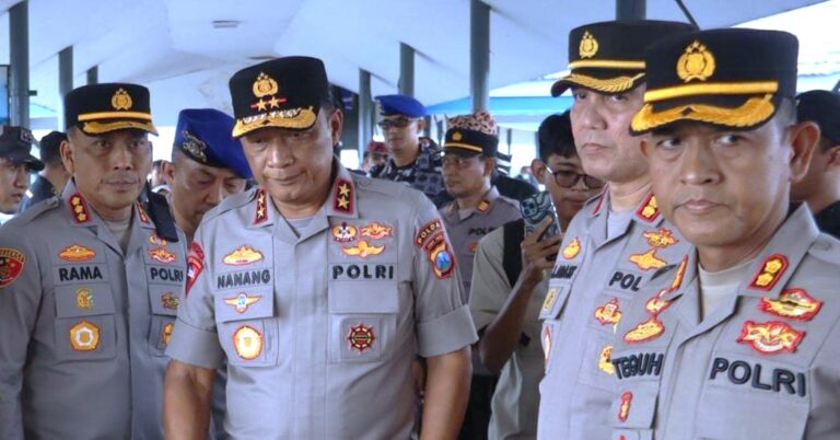 Kapolda Jatim Pantau Langsung Pencarian Korban Kapal Tenggelam di Selat Bali