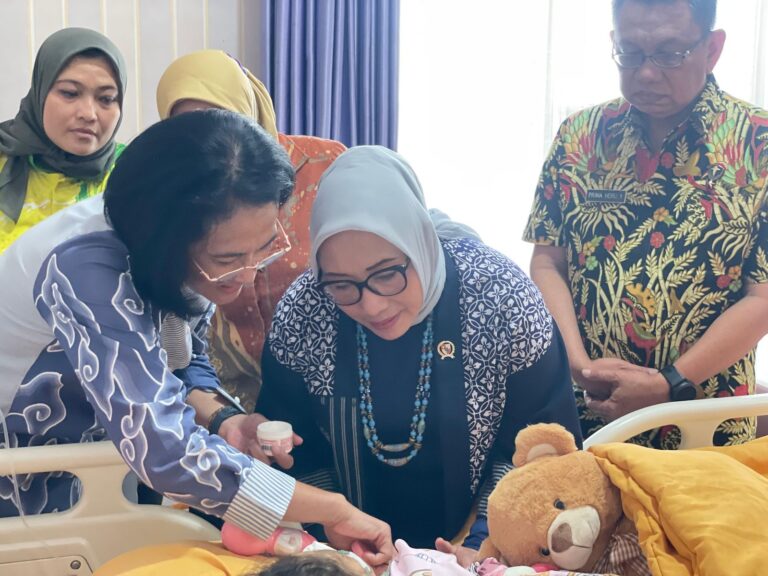 Optimalkan Pemulihan Medis dan Psikis, Polri dan Kemen PPPA Kunjungi Anak Korban Tanpa Identitas di RS Polri