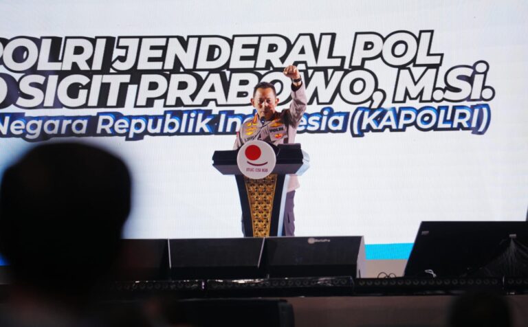 Kapolri Terima Penghargaan dari Organisasi Buruh Dunia atas Dedikasi Lindungi Hak Buruh