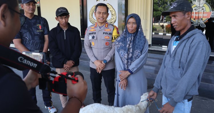 Polres Bondowoso Amankan Tersangka Curwan, Barang Bukti Kambing Diserahkan Kembali ke Pemilik