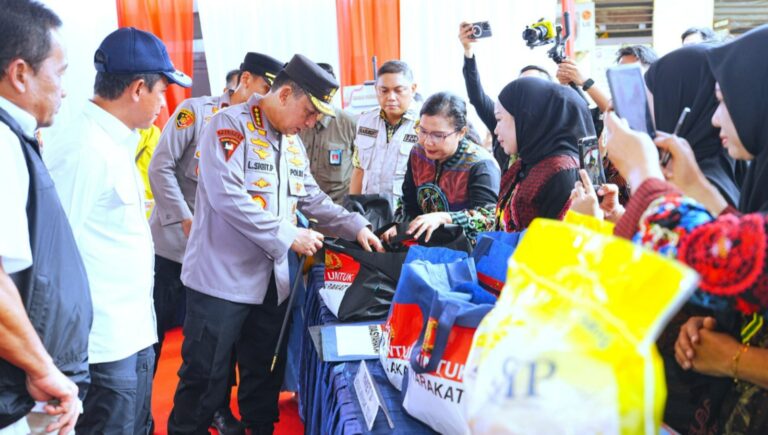 Kapolri Tinjau GPM di Kalbar, 310,25 ton beras SPHP telah Polri distribusikan
