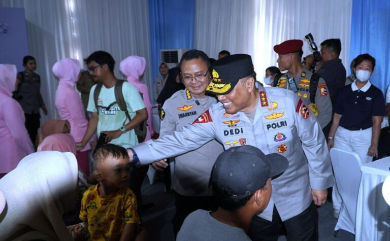 Wakapolri Tinjau Pembangunan SMA Kemala Taruna Bhayangkara dan Gelar Bakti Sosial Serta Bakti Kesehatan di Bogor