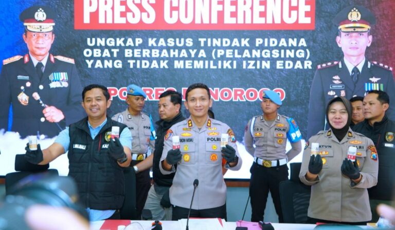Polres Ponorogo Ungkap Produksi Obat Ilegal, Ribuan Botol Diamankan