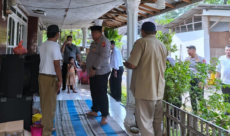 Polres Pasuruan Beri Santunan Keluarga Bocah 7 Tahun Korban Anirat di Wonorejo
