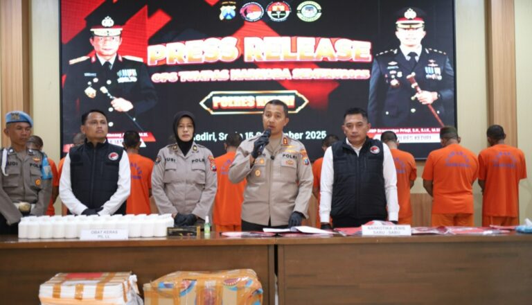 Polres Kediri Berhasil Amankan 16 Tersangka 98,48 gram Sabu dan Ratusan Ribu Okerbaya