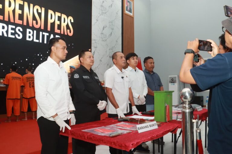 Polres Blitar Berhasil Ungkap Kasus Pencurian 4 Tersangka Diamankan