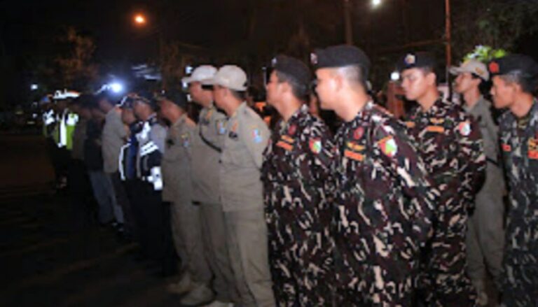 Polres Tuban Gandeng Brimob Polda Jatim dan Pemkab Patroli Skala Besar Pastikan Bumi Wali Kondusif