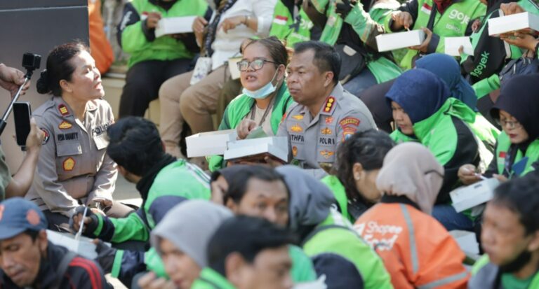 Polrestabes Surabaya dan Ratusan Ojol Doa Bersama: Harmoni untuk Alm Affan Kurniawan