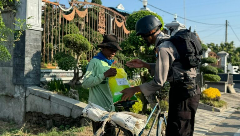 Jalankan Misi Kemanusiaan, 247 Siswa Diktuk Bintara SPN Polda Jatim Tempuh Ekspedisi Darat 15 KM
