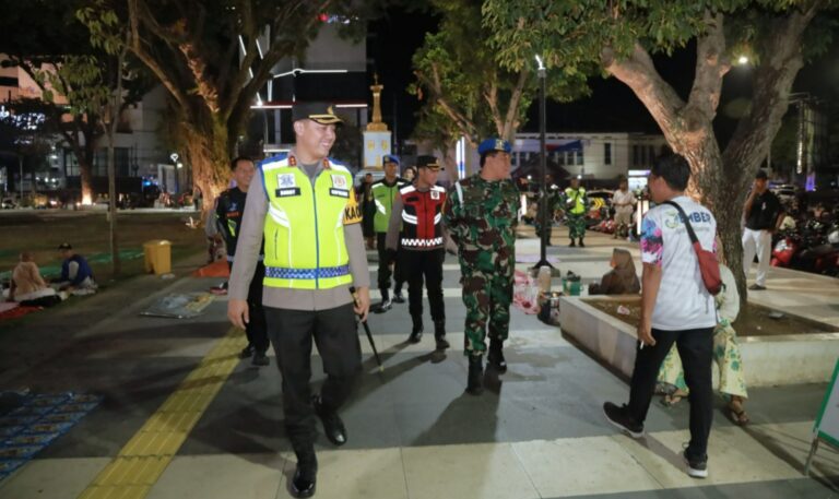 Harkamtibmas Polres Jember Bersama TNI dan Elemen Masyarakat Gelar Patroli Gabungan