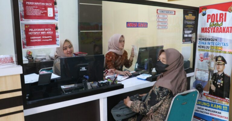 Polres Pacitan Perpanjang Jam Pelayanan SKCK Petugas Lembur Hingga Pukul 01.00 Dini Hari