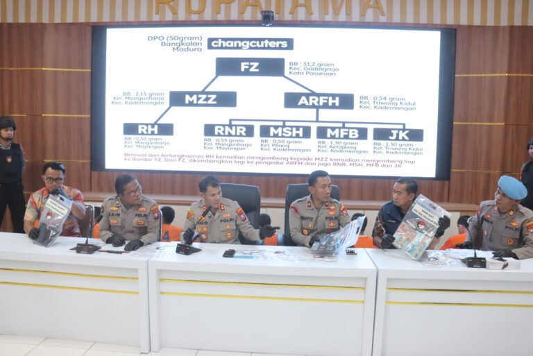 Polres Probolinggo Kota Amankan 10 Tersangka Jaringan Narkoba Dalam Operasi Tumpas Semeru 2025