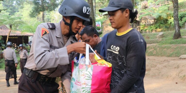 Hari Kedua Outbound Siswa Diktukba SPN Polda Jatim Asah Keterampilan Taktik Hingga Bersosial Empati