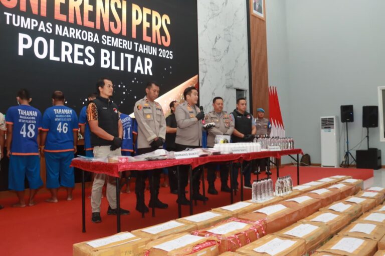 Operasi Tumpas Narkoba 2025: Polres Blitar Amankan 13 Tersangka