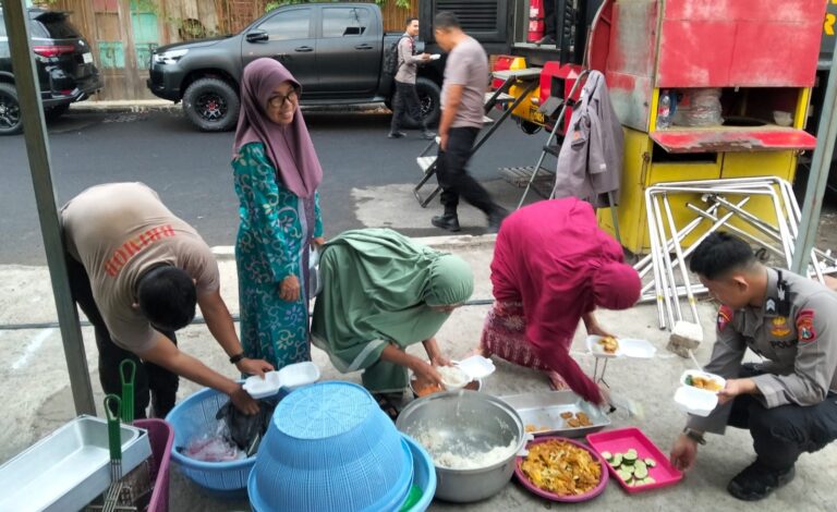 Polda Jatim Dirikan Dapur Lapangan di Ponpes Al Khoziny Sidoarjo