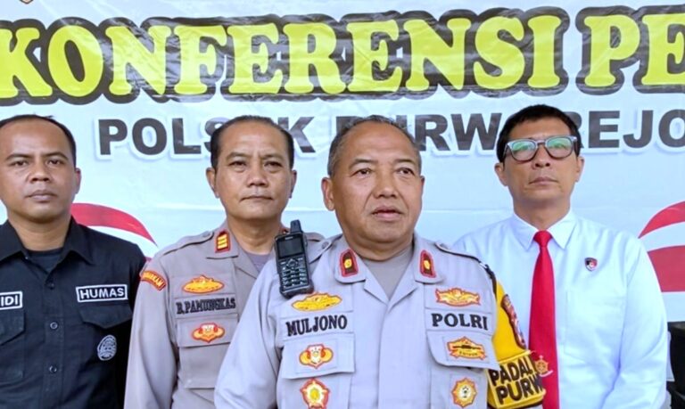 Polisi Amankan Pria Diduga Preman Bawa Sajam Jenis Belati Cundrik di Kota Pasuruan