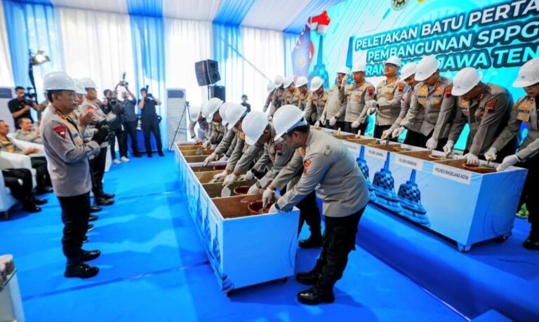 Kapolri Resmikan 32 SPPG dan Groundbreaking 27 SPPG Polri di Jateng, Terus Dukung Program MBG