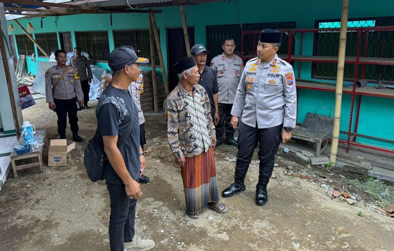 Polri Peduli: Polres Kediri Salurkan Bantuan Untuk Pembangunan Masjid