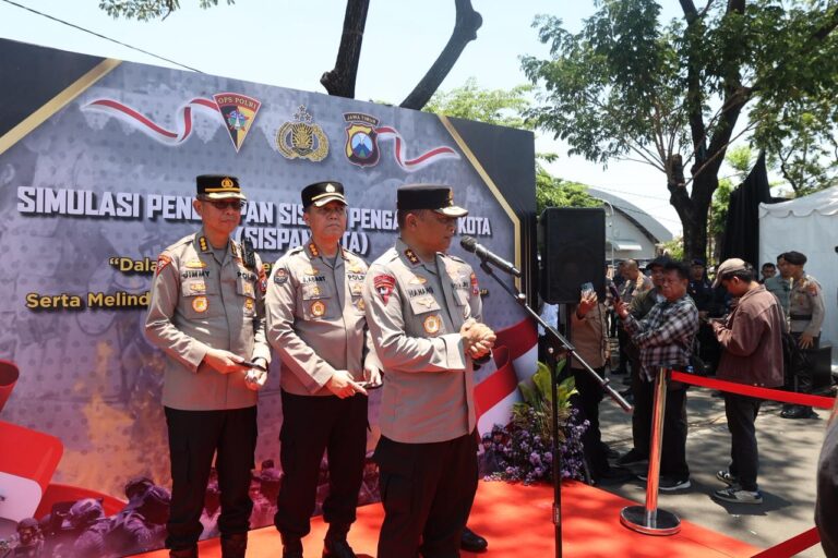 Kapolda Jatim Tegaskan Aktivitas Pendidikan Santri Harus Tetap Berlanjut