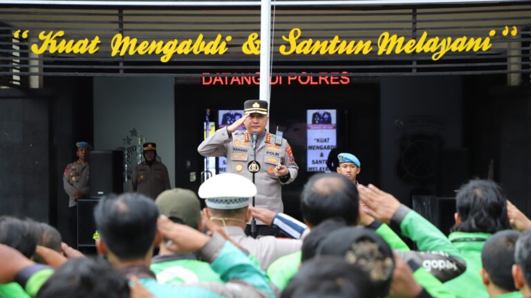 Polresta Malang Kota Gelar Apel Kebangsaan dan Deklarasi bersama Pengemudi Ojek Online Kota Malang