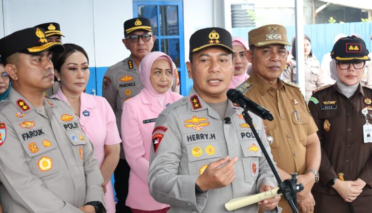 Dukung Program MBG, Kapolda Riau Resmikan SPPG di Inhil