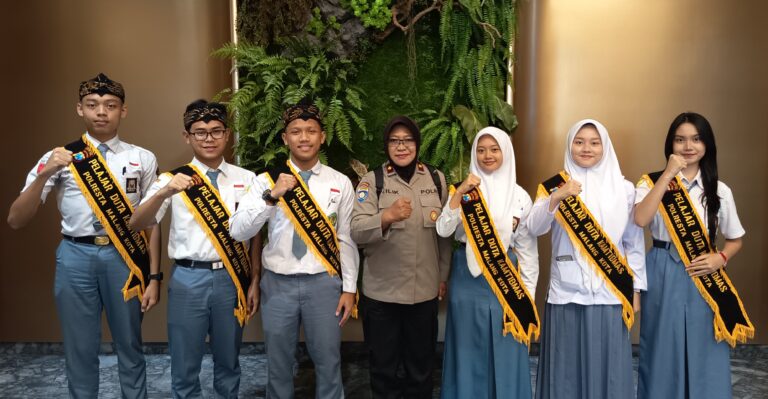 Waka Polda Jatim Kukuhkan “Pelajar Duta Kamtibmas”, Perwakilan Polresta Malang Kota Juara II Tingkat Provinsi