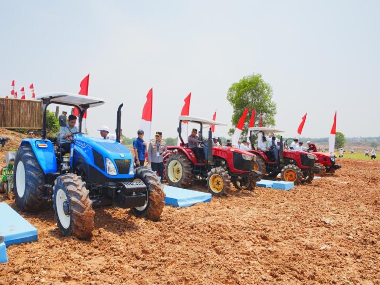 Wapres Pimpin Tanam Jagung Serentak Kuartal IV Polri, Komitmen Dukung Swasembada Pangan