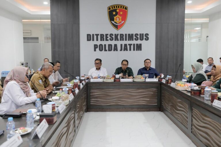 Polda Jatim Gelar Rakor Pengendalian Harga Beras Bersama Bapanas dan Bulog