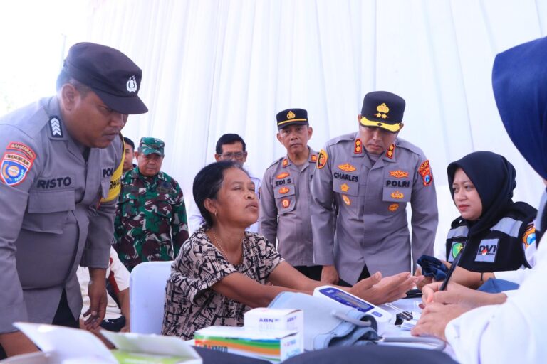 Polres Ngawi Gelar Bakti Kesehatan Gratis Warga Padas: Terima kasih Pak Polisi