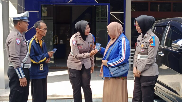 Operasi Zebra Semeru 2025, Warga Sidoarjo: Terima Kasih Ditlantas Polda Jatim, Alhamdulillah Vouchernya Bisa untuk Beli Sembako