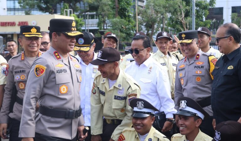 Kapolda Metro Jaya Pimpin Apel Pengamanan Swakarsa Jelang Nataru