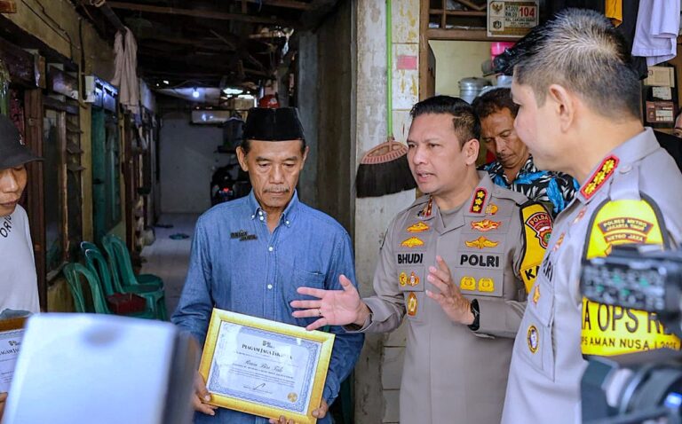 Polda Metro Jaya: Hansip Cakung Pahlawan Lingkungan, Polisi Hadir dengan Empati
