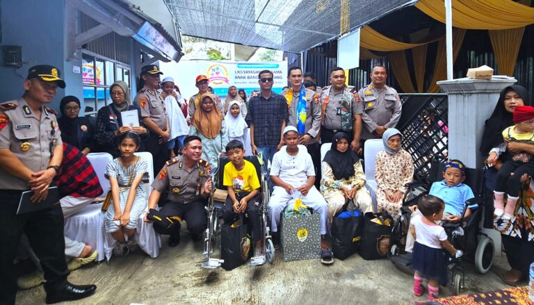 Polresta Malang Kota dan Serdik Sespimma Peduli gelar donor darah pada momentum Hari Kesehatan Nasional 2025