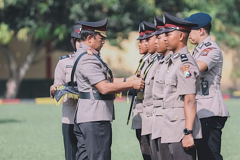 Lantik 247 Bintara Remaja, Kapolda Jatim: Jadilah Penjaga Kehidupan dan Peradaban