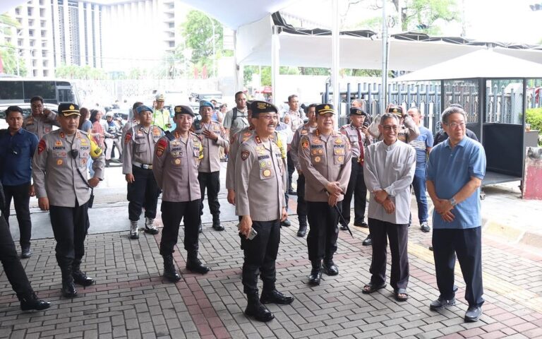 Pastikan Keamanan Nataru, Kakorsabhara Cek Kesiapan Personel di Gereja dan Objek Vital Jakarta