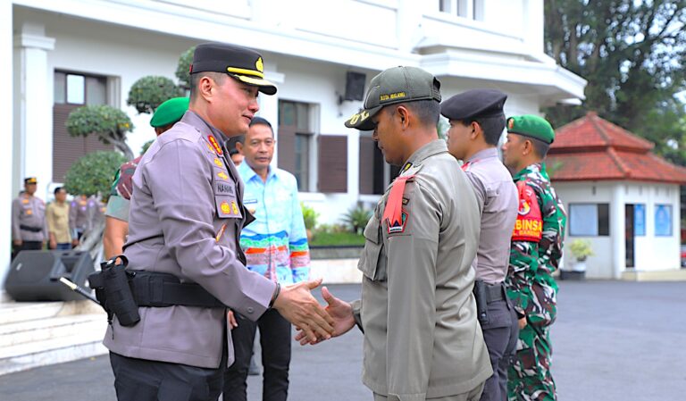 Gelar Pasukan Ops Lilin Semeru 2025 Polresta Malang Kota: Perkuat Kesiapsiagaan Pengamanan Natal 2025 dan Tahun Baru 2026