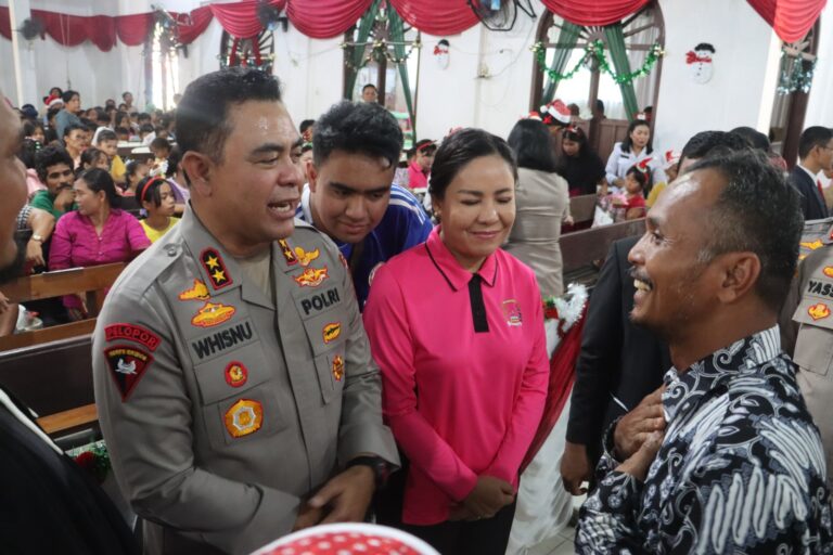 Hadir Membawa Harapan, Kapolda Sumut Rayakan Natal Bersama Korban Bencana di Tapanuli Selatan