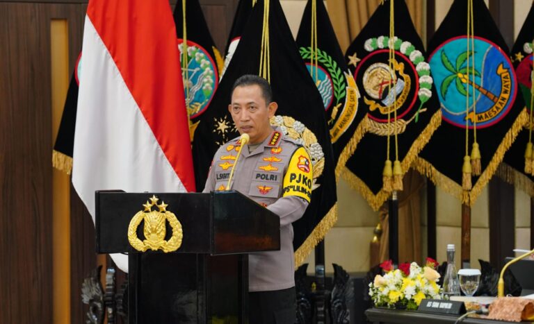 Sampaikan Rilis Akhir Tahun 2025, Kapolri Ajak Doakan Korban Bencana di Sumatera