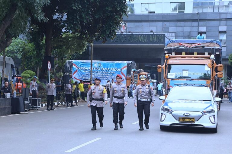 Polda Metro Jaya Kirim Bantuan Kemanusiaan ke Aceh, Sumut dan Sumbar