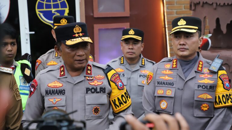 Kapolda Jatim Tinjau Pos Pengamanan di Malang Raya Pastikan Nataru Aman