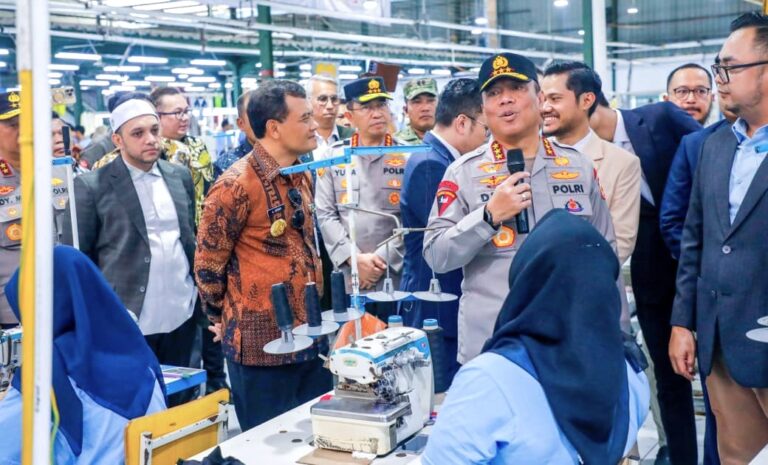 Wakapolri Resmikan Kembali Operasional Pabrik Garmen Wonghang Bersaudara di Pemalang