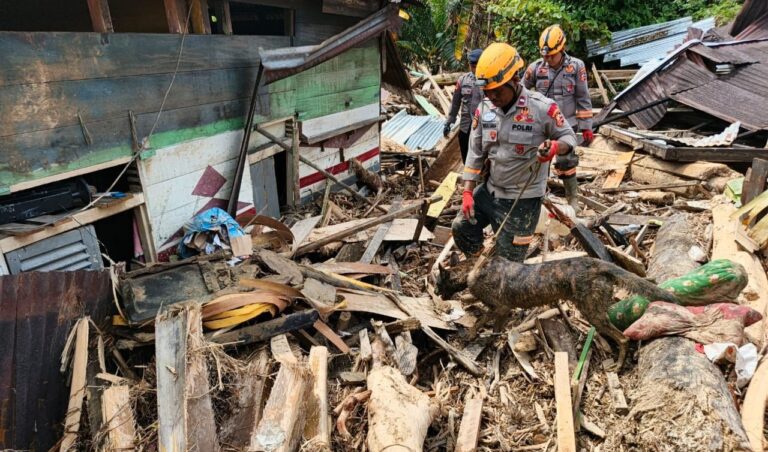 Tim K9 Polri Temukan Sesosok Mayat Wanita di Depan Gereja GKPA Huta Godang, Batang Toru