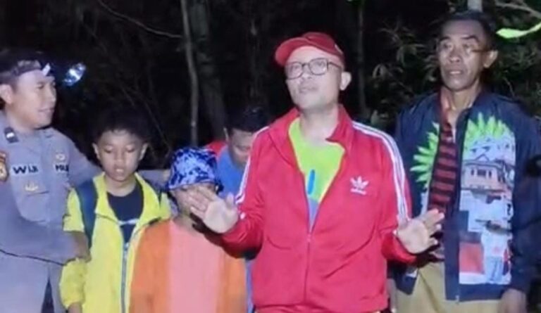 Polres Gresik Selamatkan Wisatawan Asal Sidoarjo Tersesat di Hutan Pulau Bawean