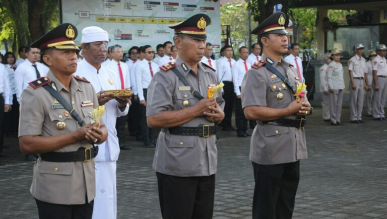 Polres Jembrana Gelar Upacara Sertijab Kabag Ops, Kasat Reskrim, dan Kasat Resnarkoba