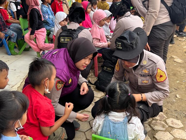 Datang untuk Mengabdi, Hadir untuk Menyembuhkan 9 Taruna Akpol dan SSDM Polri Laksanakan Trauma Healing Perdana di Aceh Tamiang