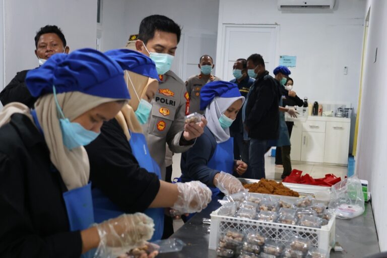 Pastikan MBG Higienis, Kapolresta Bandara Soetta Cek Dapur SPPG Rawa Burung