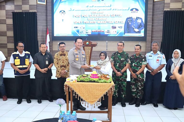 Tingkatkan Pelayanan Publik, Kapolres Magetan Resmikan Gedung Setia SPKT dan Pos Pol Sarangan