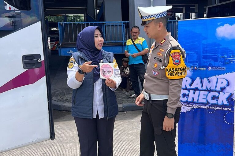 Ops Keselamatan Semeru 2026 Polresta Malang Kota Gelar Ramp Check Bus dan Angkot