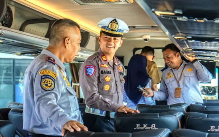 Operasi Keselamatan Semeru 2026 Polres Jember Ramp Check dan Periksa Kesehatan Awak Bus